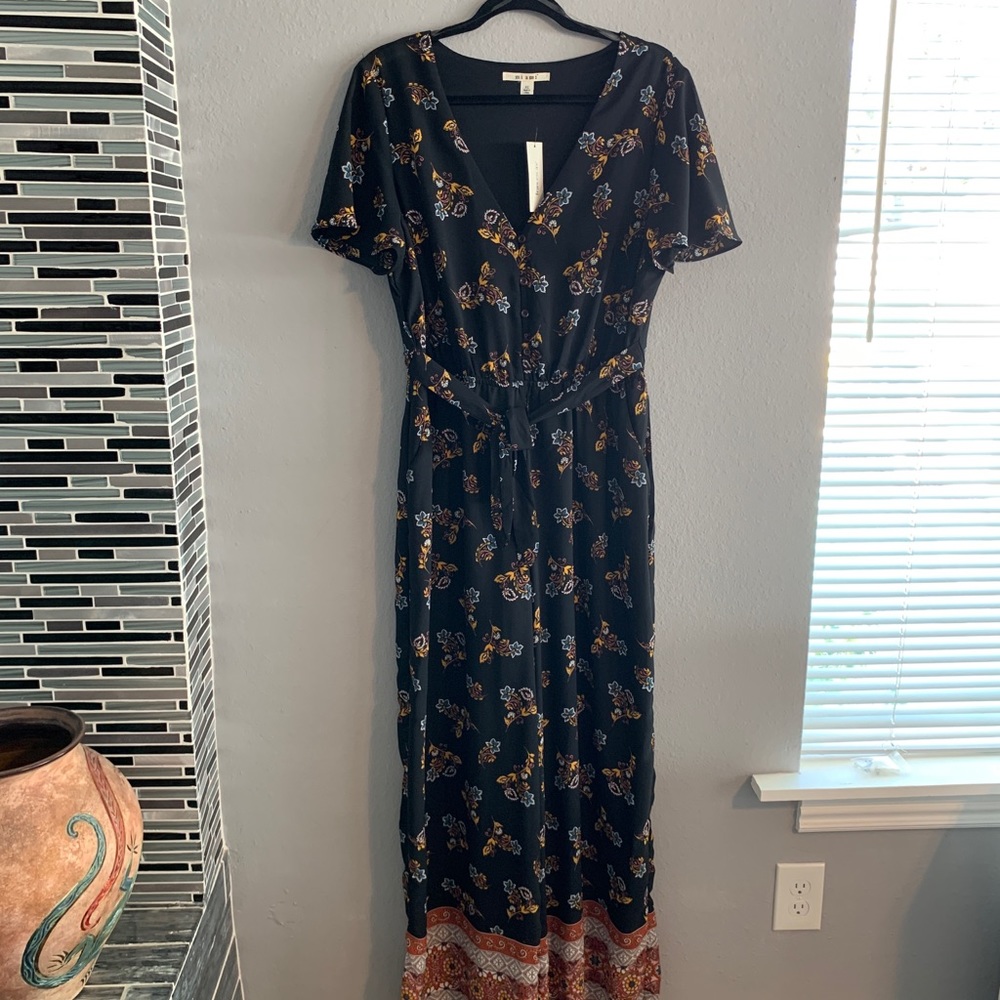 Francesca’s Floral Jumpsuit - Picture 12 of 16